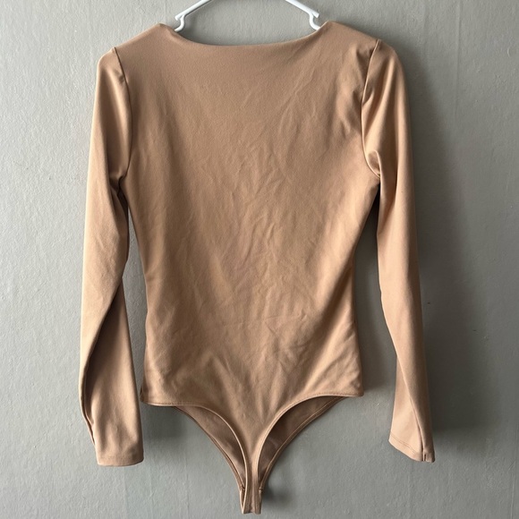 Abercrombie & Fitch Soft Matte Seamless Long-Sleeve Squareneck Bodysuit Size M - Picture 5 of 5